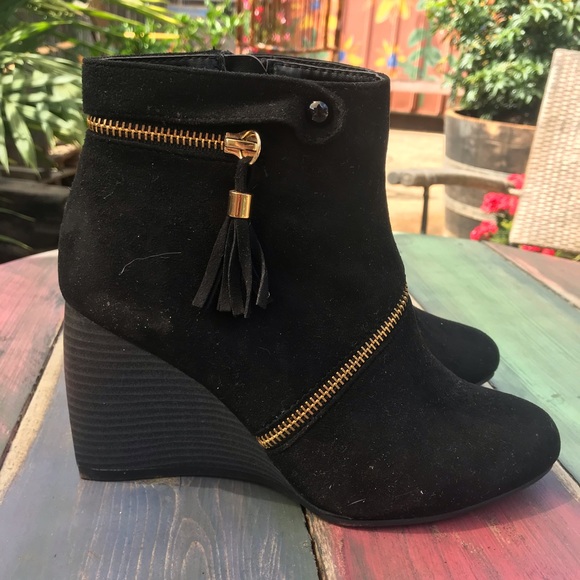 ❌SOLD❌ Black Suede Wedge Heel Booties - Picture 2 of 8